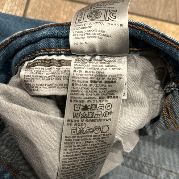 Levi's Men's 541 Athletic Taper Jeans Raw Hem Medium Wash Size 40x30 - Picture 6 of 6